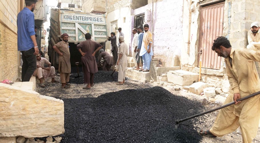 ضلع شرقی کی مختلف یوسیز میں سڑکوں کی استرکاری کا کام تواتر کے ساتھ جاری