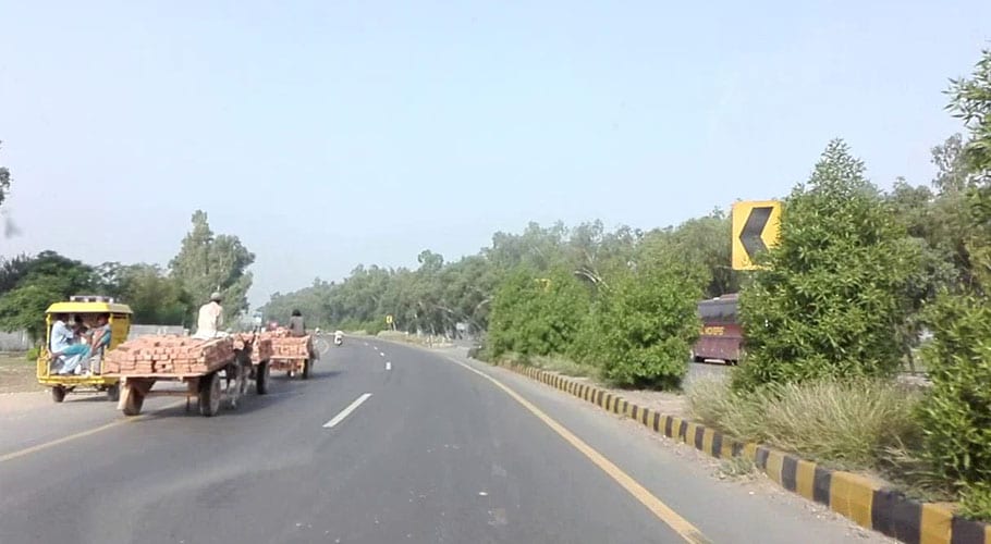 معاشی مسائل کے باعث ایک ہی خاندان کے 3 افراد نے زہریلی گولیاں کھا کر جان دے دی
