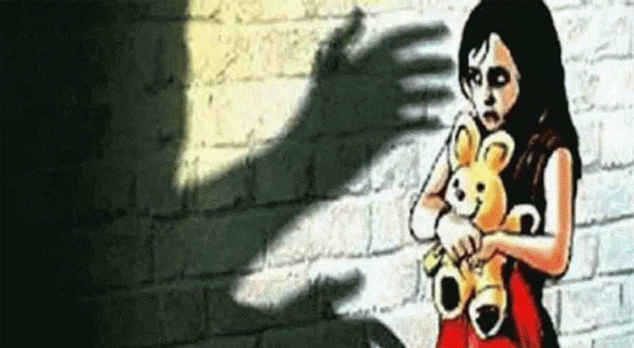 پولیس کا کارنامہ، بچی سے زیادتی کے ملزمان کے بجائے والد کو بند کردیا