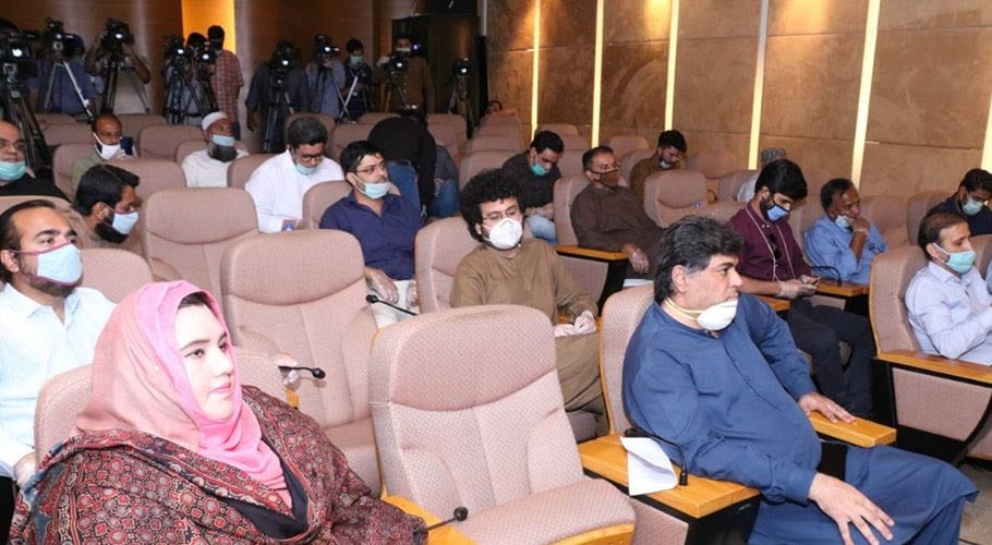 کورونا وائرس کی روک تھام کیلئے پاکستان کے ہر طبقے کو ماسک اپنانا ہوگا۔تحریکِ انصاف
