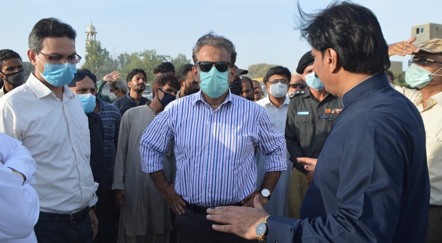 commissioner karachi visit gutter baghicha