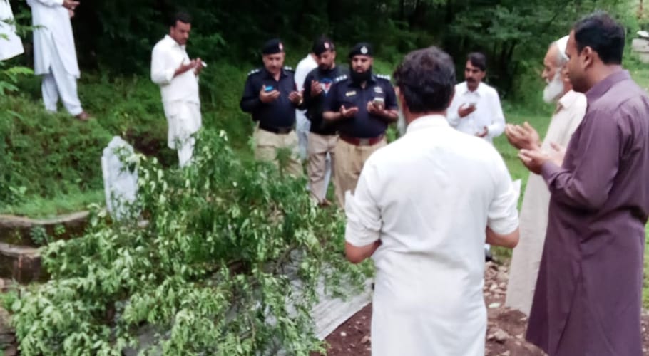 ایبٹ آباد میں 2 بیٹیوں کے باپ کو بے دردی سے قتل کردیا گیا، عوام کا انصاف کا مطالبہ