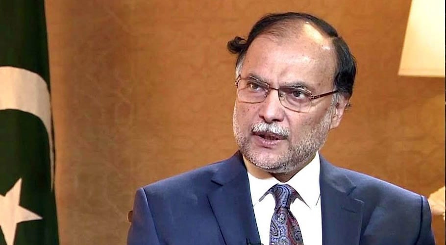 عمران خان شفاف انتخابات چاہتے ہیں تو انتخابی اصلاحات کمیٹی میں آکر بیٹھنا ہو گا،احسن اقبال