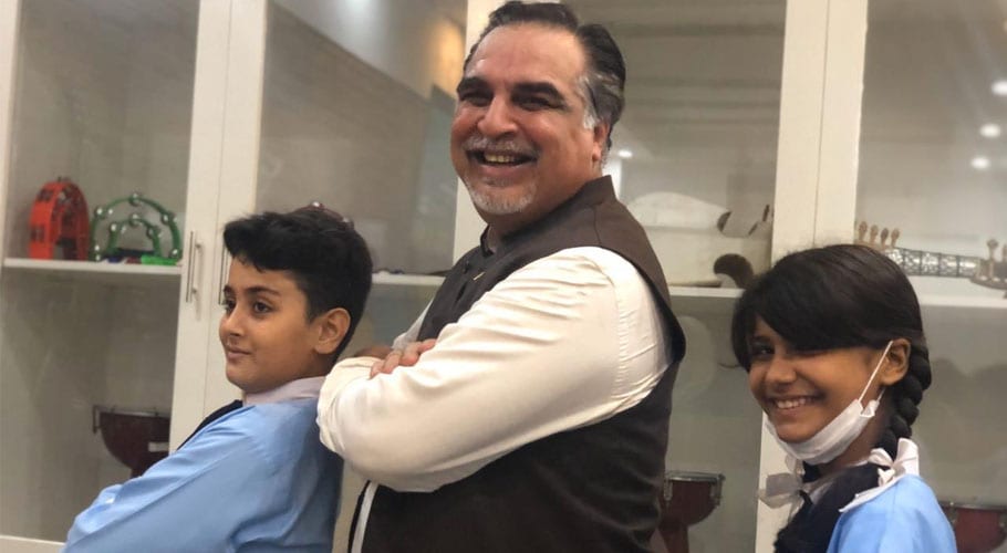 گورنر سندھ سے وزیراعظم کے مشیر برائے احتساب و داخلہ بریگیڈیئر محمد صادق کی ملاقات