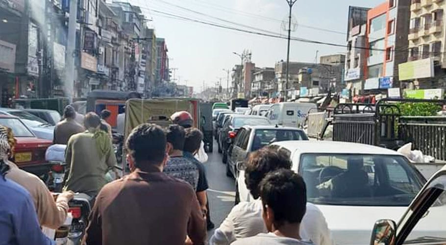 میٹرو بس سروس بند ہونے سے مرکزی شاہراہوں پر ٹریفک کا دباؤ بڑھ گیا