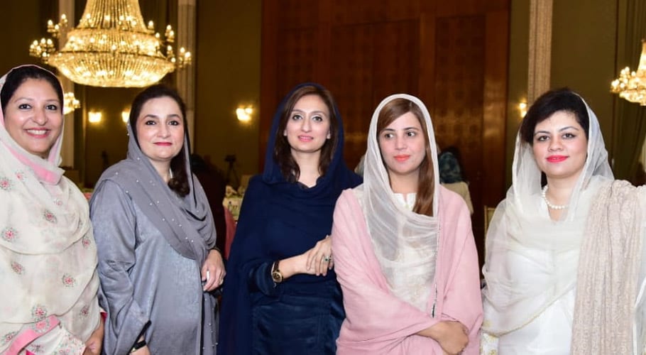 ڈیرہ غازی خان سے زرتاج گل کی جیت وزیرِ اعظم کی کامیابی ہے۔ملیکا بخاری