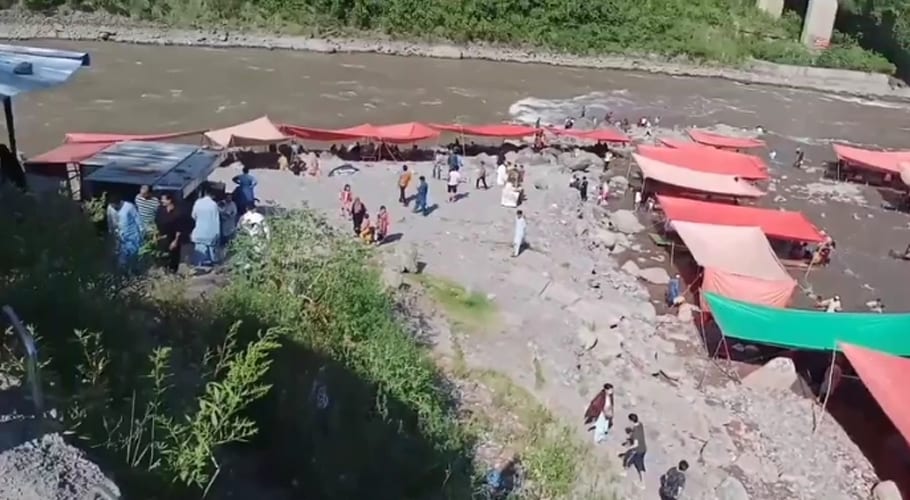 tourists reached Murree amid corona