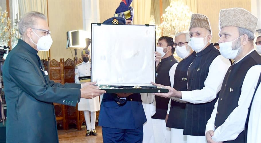 Pakistan confers Nishan-e-Pakistan on Kashmiri leader Syed Ali Geelani