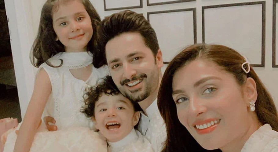 Ayeza Khan shares a sweet family photo to wish her fans Eid Mubarak