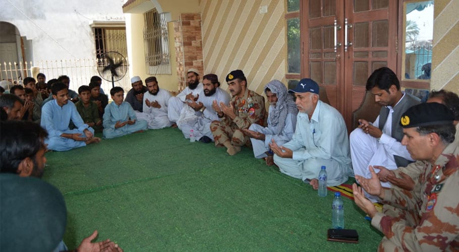 تربت میں حیات بلوچ کے قتل پر ایف سی نائک شادی اللہ اہلکار گرفتار، عمائدین کا خیر مقدم