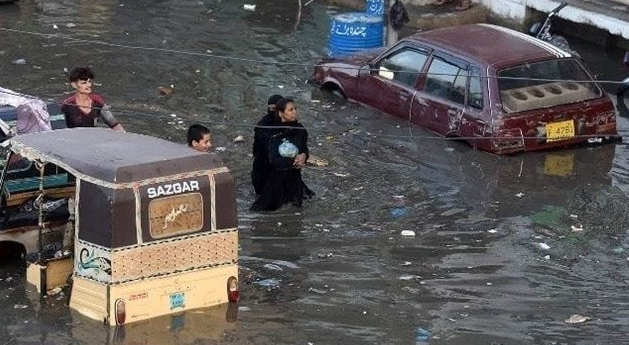 Rain lashes Karachi on second consecutive day