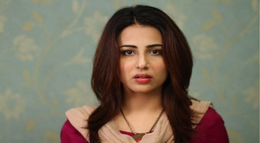 ماہا شاہ کی خودکشی قتل بھی ہوسکتا ہے۔اداکارہ اشنا شاہ نے سوالات کھڑے کردئیے
