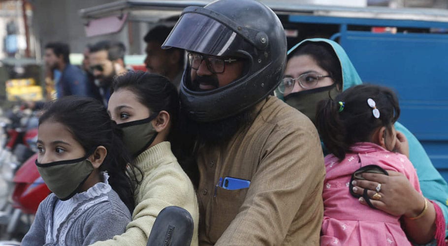 Pakistan reports 553 COVID-19 cases in 24 hours