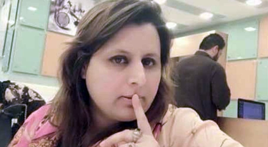 پی ٹی آئی رکن اسمبلی عابدہ راجہ کے شوہر کا سیشن جج پر تشدد، ٹانگ کی ہڈی توڑ دی