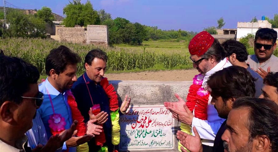 وفاقی وزیر علی محمد خان کے حلقۂ انتخاب میں گیس آگئی، 1 ارب کا فنڈ منظور