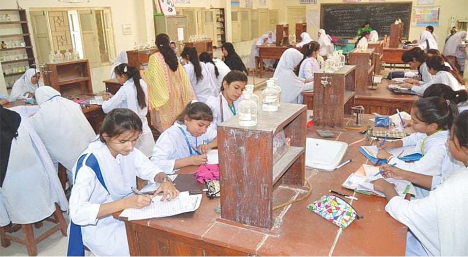 محکمۂ تعلیم سندھ نے 10 ماہ کا کورس 6 ماہ میں مکمل کرنے کا طریقہ ڈھونڈ لیا