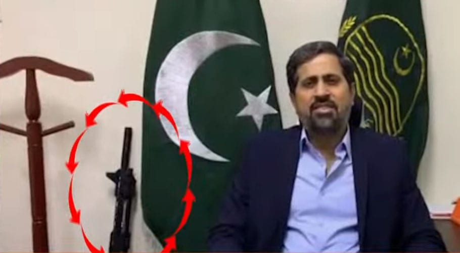 صوبائی وزیر فیاض الحسن چوہان کے ویڈیو بیان میں اسلحے کی نمائش