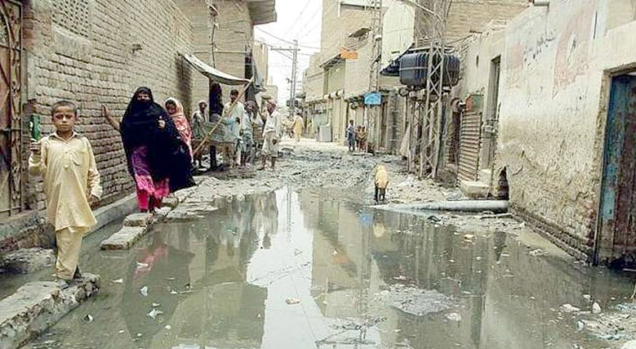 واٹر بورڈ کراچی سے نکاسئ آب میں ناکام، گٹر ابل پڑے، شہری بدبو سے پریشان
