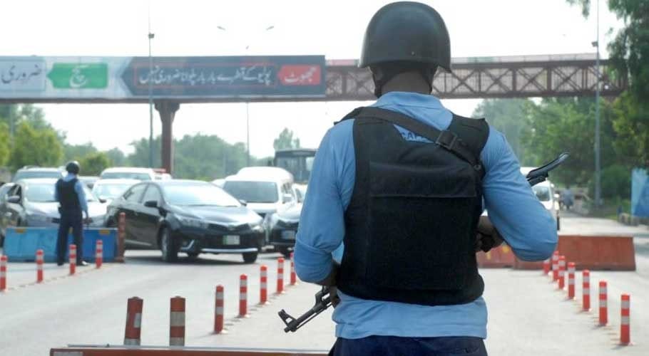 ریڈ زون جھگڑے کا معاملہ، پی ٹی آئی ایم پی اے کے شوہر گرفتار، جج معطل