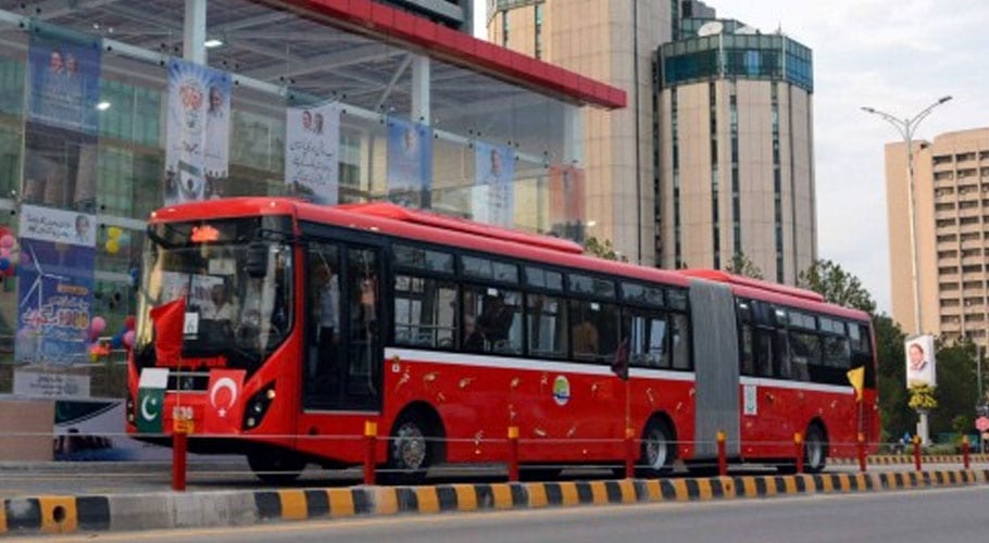 حالیہ شدید بارشوں کے باعث میٹرو ٹریک آثار قدیمہ کا منظر پیش کرنے لگا