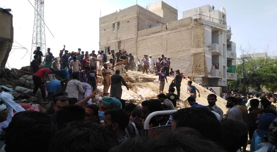 کورنگی میں مزید عمارتیں گرنے کا خطرہ، سابق یوسی چیئرمین کے خط میں انکشاف