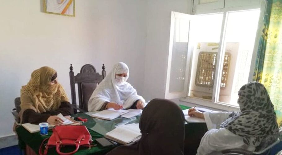 نور خدیجہ جنوبی وزیرستان کے محکمہ تعلیم کی پہلی خاتون سربراہ بن گئیں