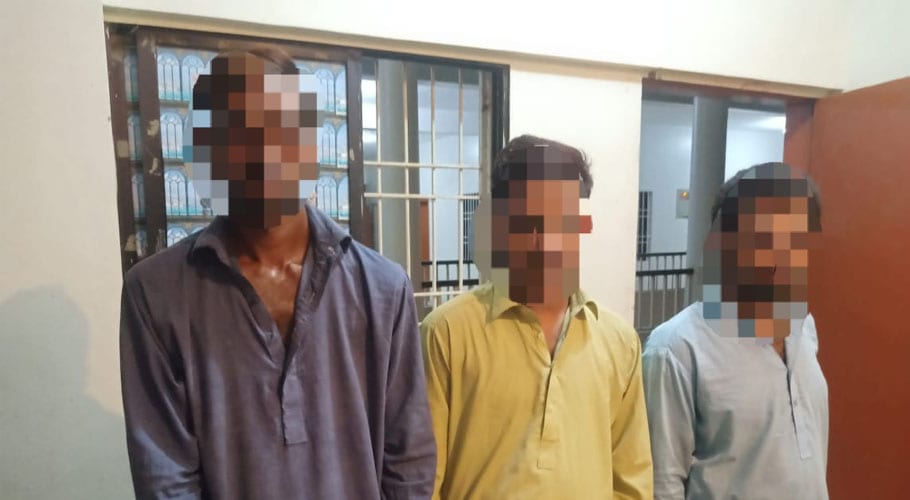 کراچی سے 3 رکنی بین الصوبائی ڈکیت گروہ گرفتار، اسلحہ برآمد، مقدمہ درج