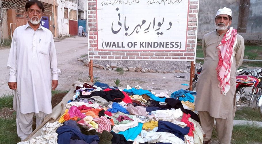 اسلام آباد، سیکٹر ایچ 13کے رہائشیوں نے مستحق افراد کیلئے دیوار مہربانی قائم کردی