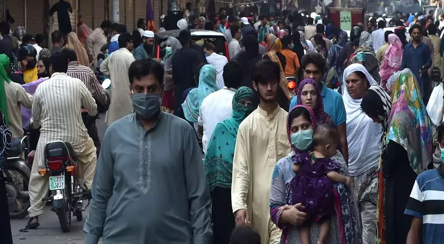 پاکستان میں کورونا کے 807 نئے کیسز رپورٹ، اموات 6 ہزار 800 سے تجاوز