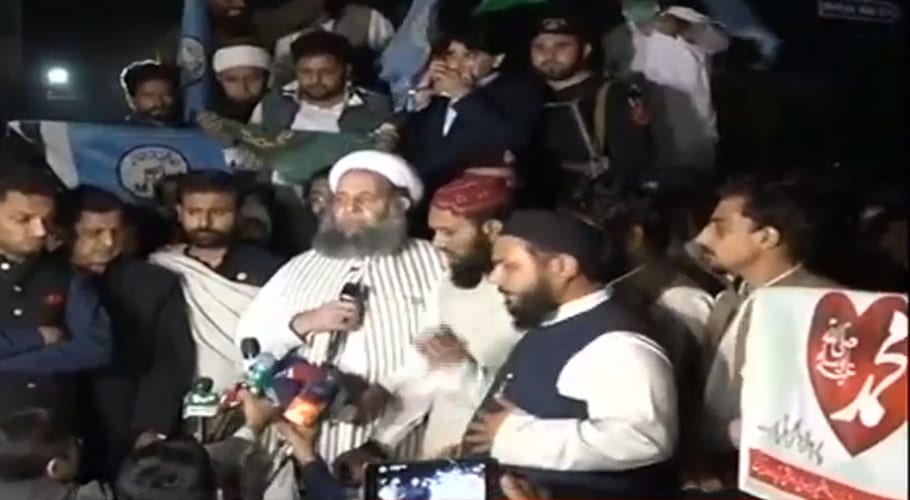 اسلام آباد میں حکومت کی یقین دہانی پر گستاخانہ خاکوں کے خلاف دھرنا ختم
