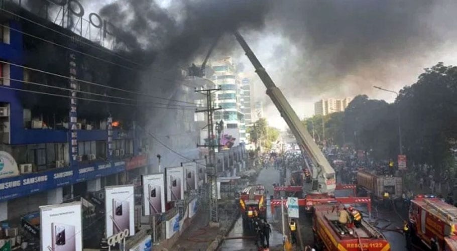 کیا پنجاب حکومت حفیظ سینٹر آتشزدگی کے متاثرین کے نقصان کا ازالہ کرپائے گی؟