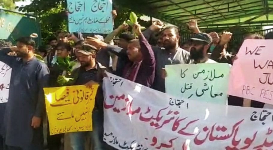 ریڈیو پاکستان کے برطرف ملازمین کا احتجاج ساتویں روز میں داخل ہوگیا