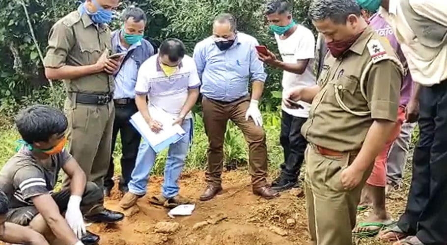 بھارت، جادوکاالزام لگاکرمعمر شہری کو زندہ دفن کردیا گیا، 8 افراد گرفتار