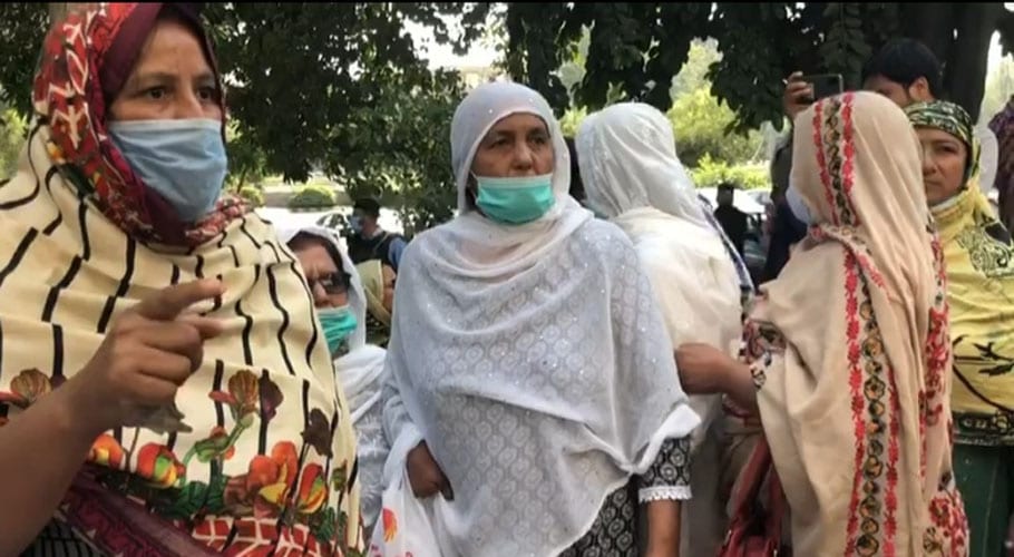 Lady Health Workers march towards Parliament House