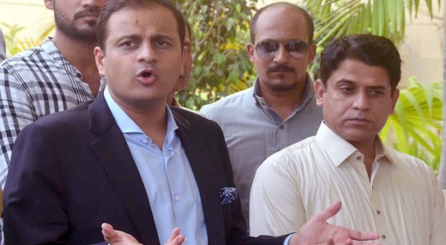 خاتون نے اغواء کی گئی مسیحی بچی کو شادی شدہ کہنے پر مرتضیٰ وہاب کی کلاس لے لی