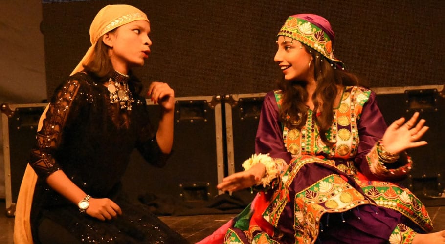 کراچی آرٹس کونسل میں تھیٹر ڈرامہ ''پاکستان کی میں تقدیر، نام میرا جموں کشمیر'' پیش کیا گیا