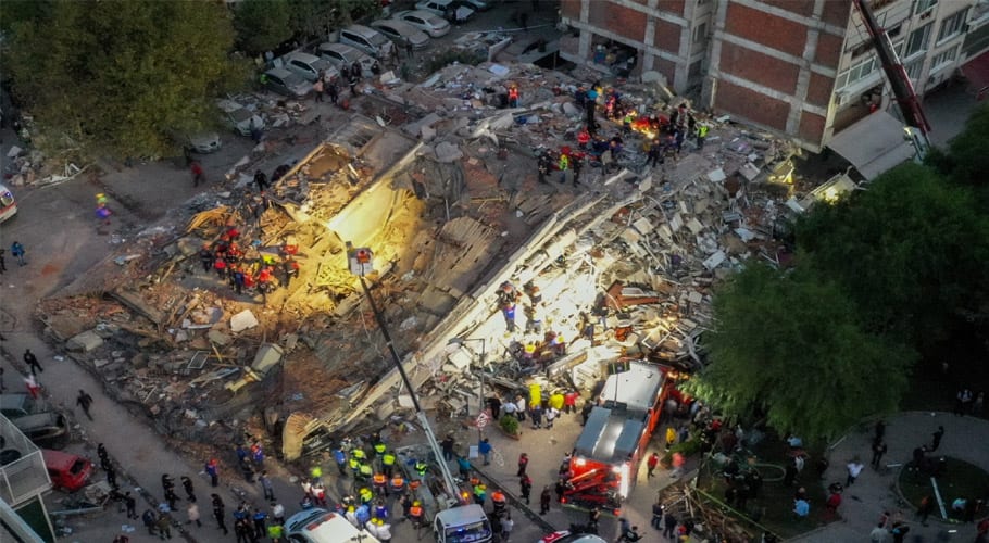 ترکی، ازمیر میں زلزلے سے 20 افراد جاں بحق، 800 سے زائد زخمی