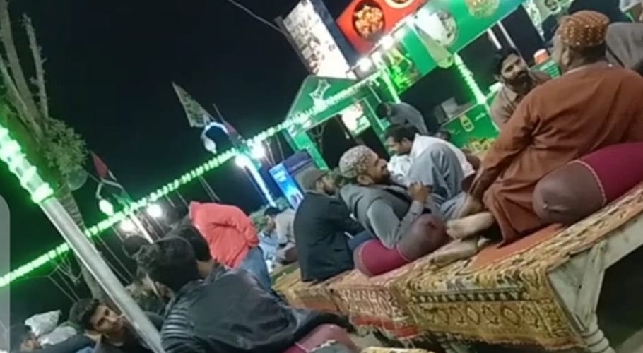 کراچی، دیہی علاقوں میں ایس او پیز کی کھلی خلاف ورزی، 24 گھنٹے کاروبار جاری