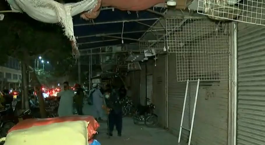 کراچی میں شام 6 بجے کے بعد کاروبار پر کارروائی، 400 دکانیں سیل، 5 لاکھ جرمانہ عائد