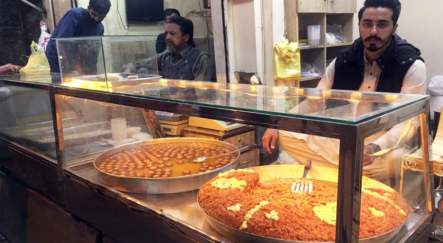 راولپنڈی، سردیوں کی سوغات، گاجر کے حلوے کی مانگ بڑھ گئی