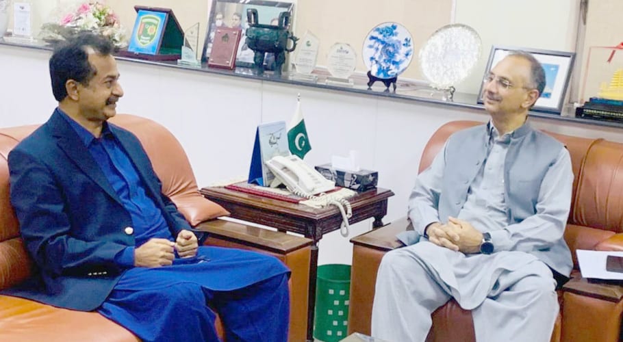 Haleem Adil Sheikh called on Federal Minister Omar Ayub in islamabad