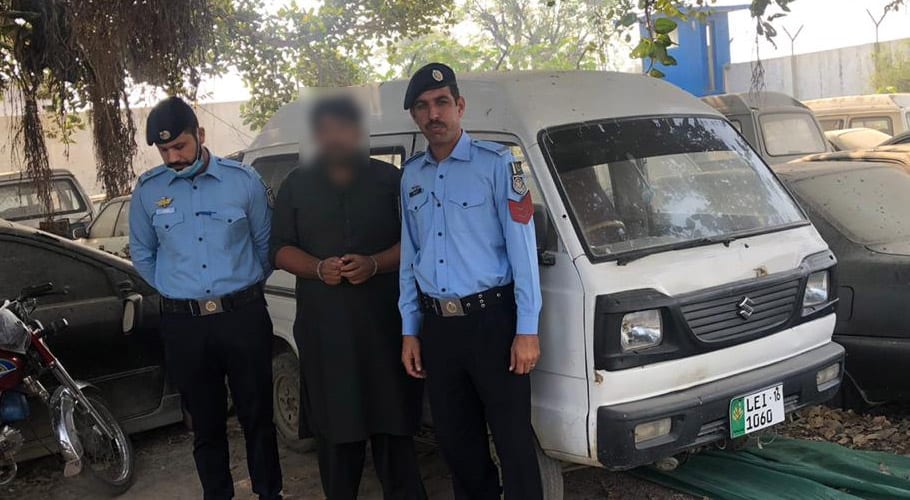 اسلام آباد، فلور مل میں چوری پر میاں بیوی گرفتار، 15 لاکھ کا سامان اور گاڑی برآمد
