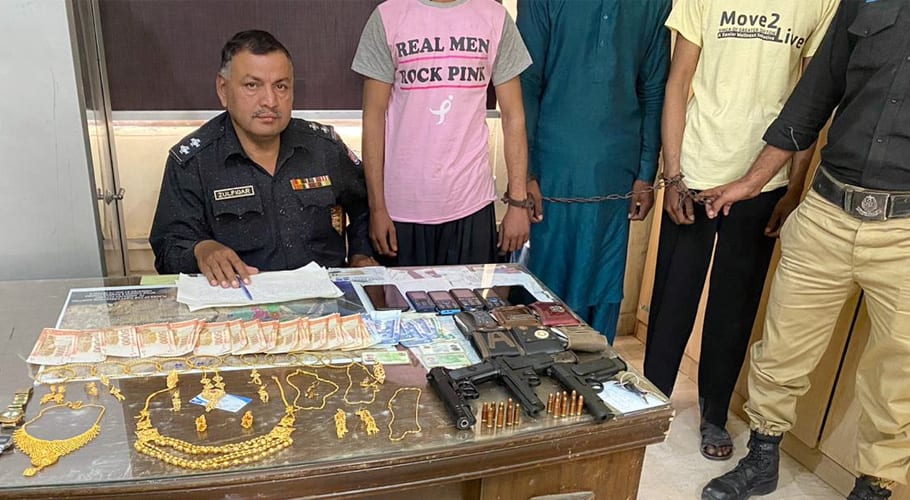 ڈیفنس پولیس کی کارروائی، بنگلوں میں ڈکیتیاں کرنے والے 3ڈکیت گرفتار
