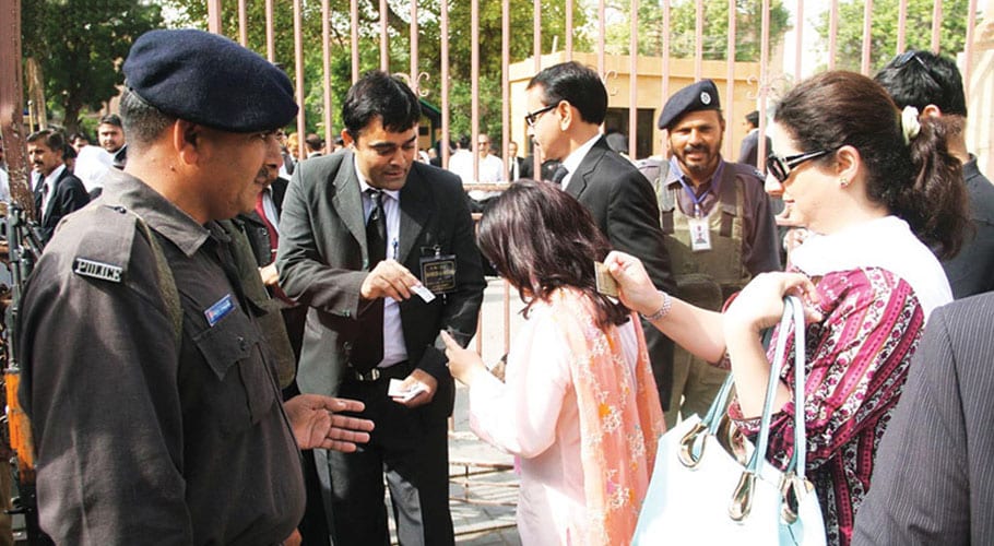 voting continues in Sindh Bar Council elections