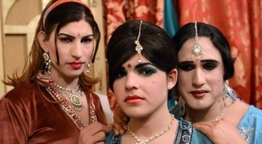 تعلیمی اداروں میں خواجہ سراؤں کو ترجیحی داخلہ اور مفت کتابیں دینے کا فیصلہ