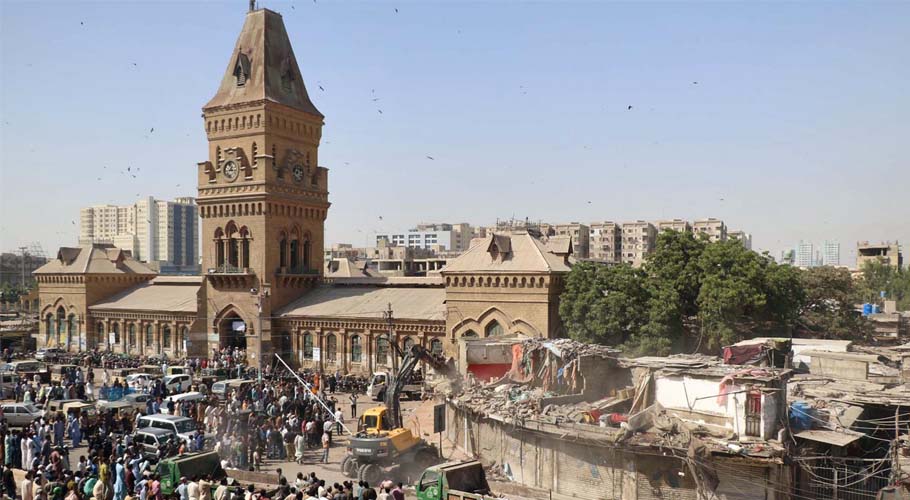 کراچی، ناجائز تجاوزات، اشتہاری بورڈز اور ناموں کی تختیاں ہٹانے کی کارروائی شروع