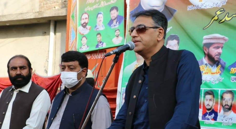 اسحاق ڈار کو نواز شریف کی طرح پاکستان کی ہوا راس نہیں آتی۔اسد عمر