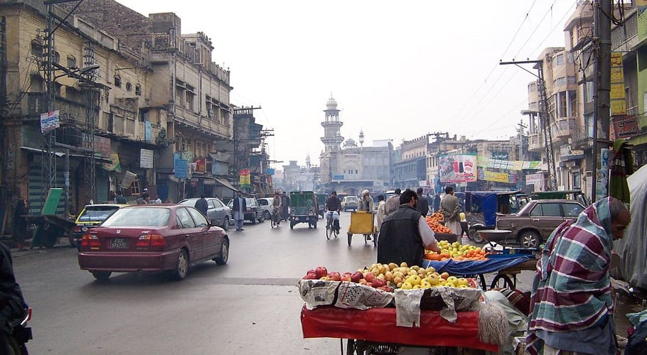 راولپنڈی میں ایس او پیزخلاف ورزی کے نام پر لاکھوں کا جرمانہ وصول، تاجر سراپا احتجاج