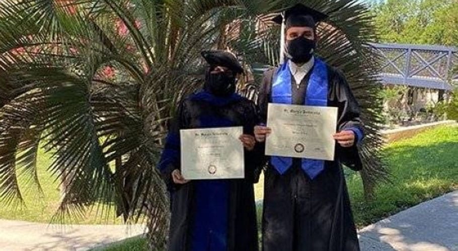 Saudi woman and son obtain degree in same specialization