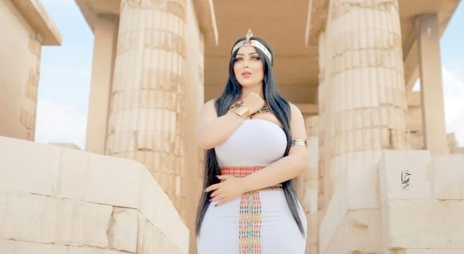 Egypt detains photographer after Pyramids dancer shoot